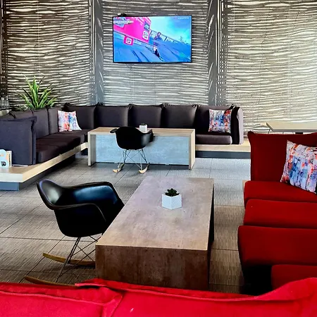 Apartahotel Airport Airport Shuttle And Parking *
